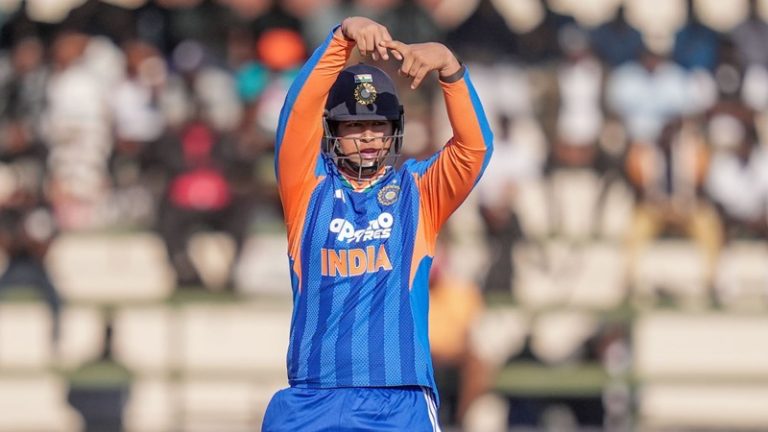 জিম্বাবুয়ের বোলারদের তুলোধুনা করে রেকর্ডবই এলোমেলো করলেন সূর্যবংশী