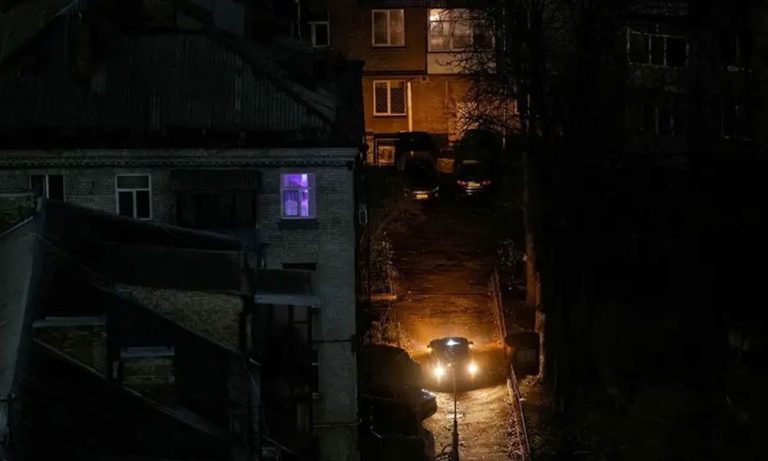 রুশ হামলায় কেঁপে উঠল ইউক্রেনের রাজধানী