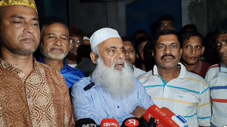 ‘আসেন, আমরা সারেন্ডার করে চলে যাই’: ওসিকে এমপি মনিরুল