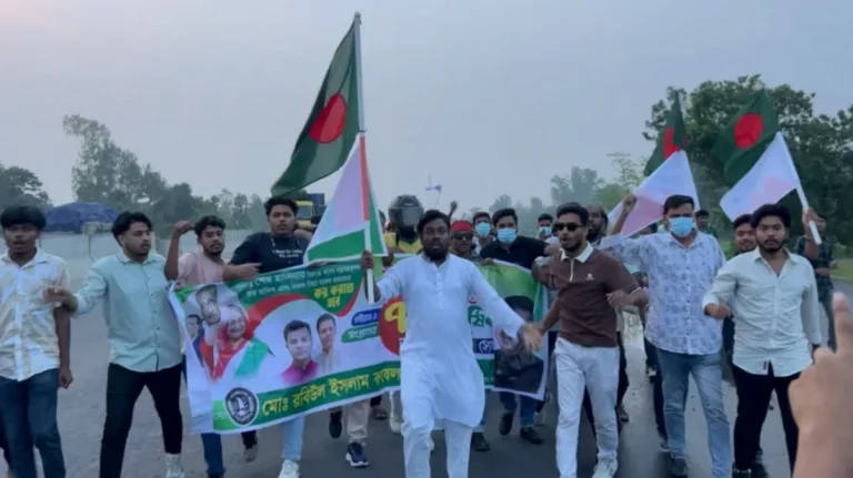 মাস্ক-হেলমেট পরে মহাসড়কে নিষিদ্ধ ছাত্রলীগের মিছিল