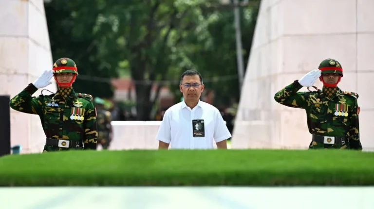 জিয়াউর রহমানের সমাধিতে প্রধানমন্ত্রীর শ্রদ্ধা