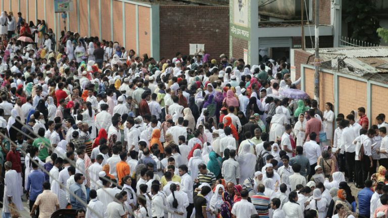 অভিন্ন প্রশ্নে এইচএসসি পরীক্ষা কতটা ন্যায্য?