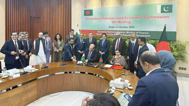 দুই দশক পর জয়েন্ট ইকোনমিক কমিশনের বৈঠক — পারস্পরিক বাণিজ্য ও আঞ্চলিক সহযোগিতায় একমত বাংলাদেশ-পাকিস্তান
