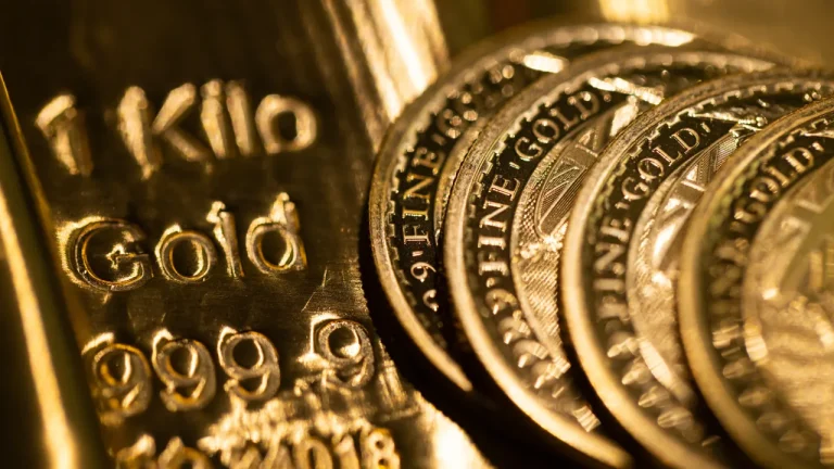 রেকর্ড উচ্চতায় পৌঁছেছে স্বর্ণ-রুপার দাম