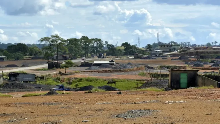 ভারতে খনিতে বিস্ফোরণে ১৮ মৃত্যু, আটকা অনেকে