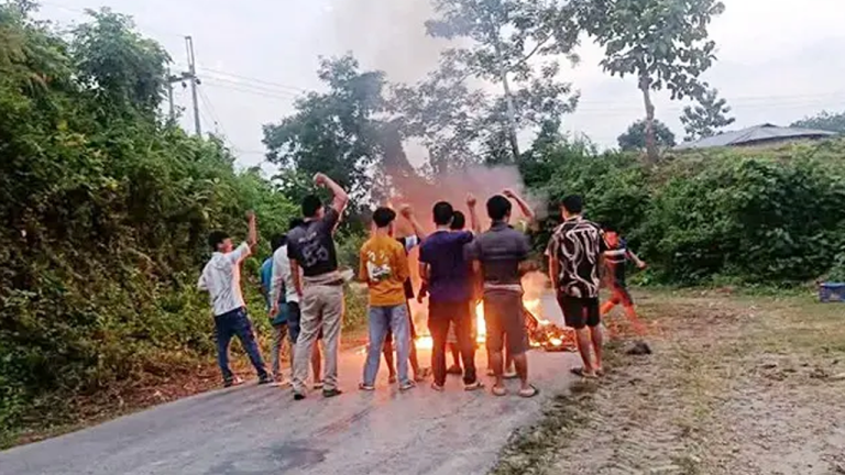 সাজেকে হামলার প্রতিবাদে দুই জেলায় অর্ধদিবস অবরোধ
